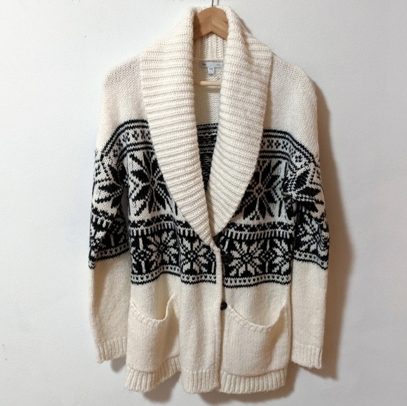 GAP Sweaters - GAP Ski Fuzzy Cardigan Sweater